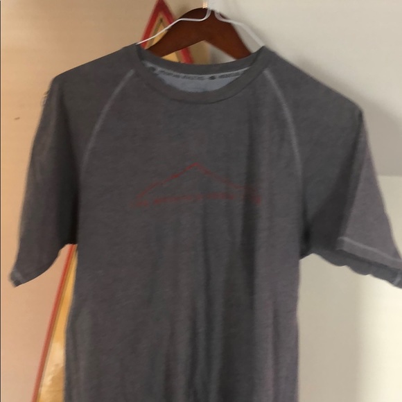 nike air mountain t shirt